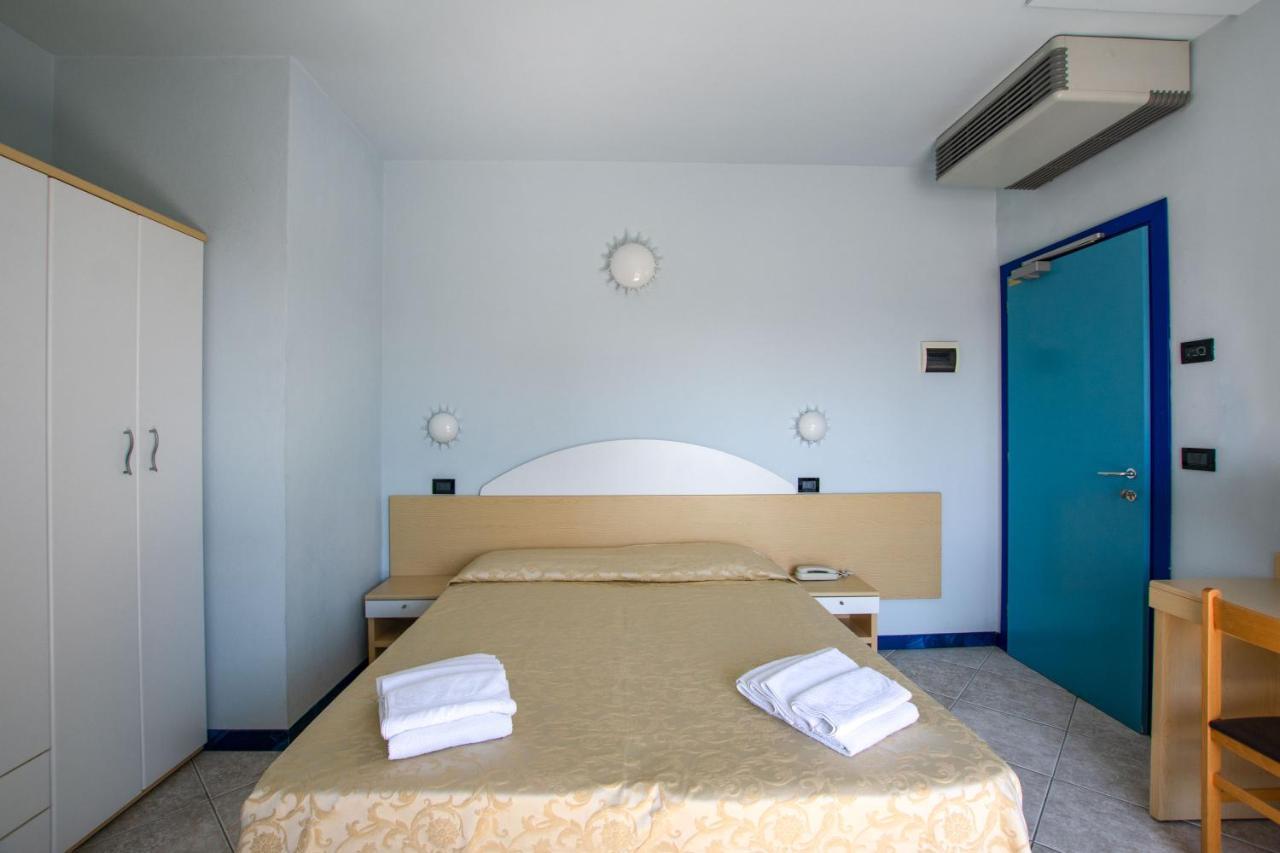 Hotel Bristol มิซาโน อาดรีอาติโก ภายนอก รูปภาพ