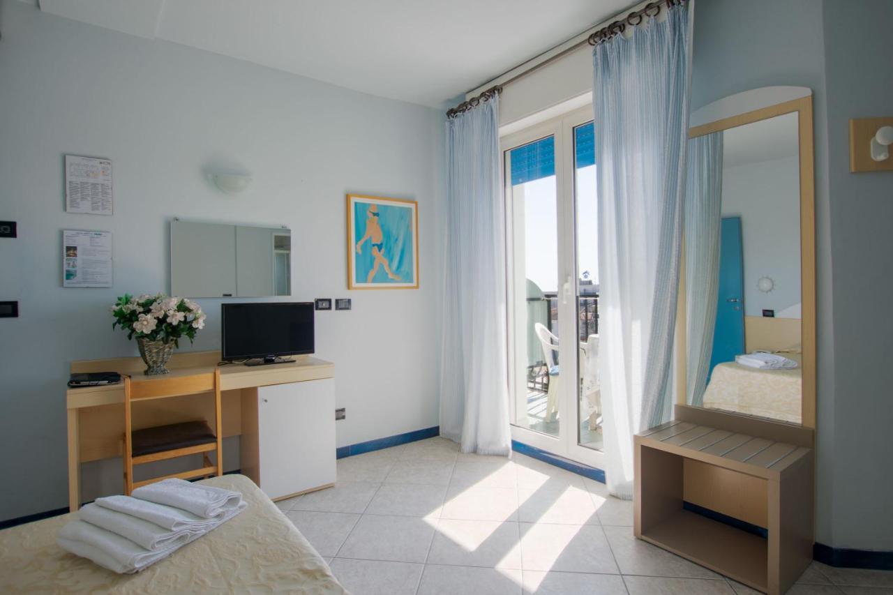 Hotel Bristol มิซาโน อาดรีอาติโก ภายนอก รูปภาพ
