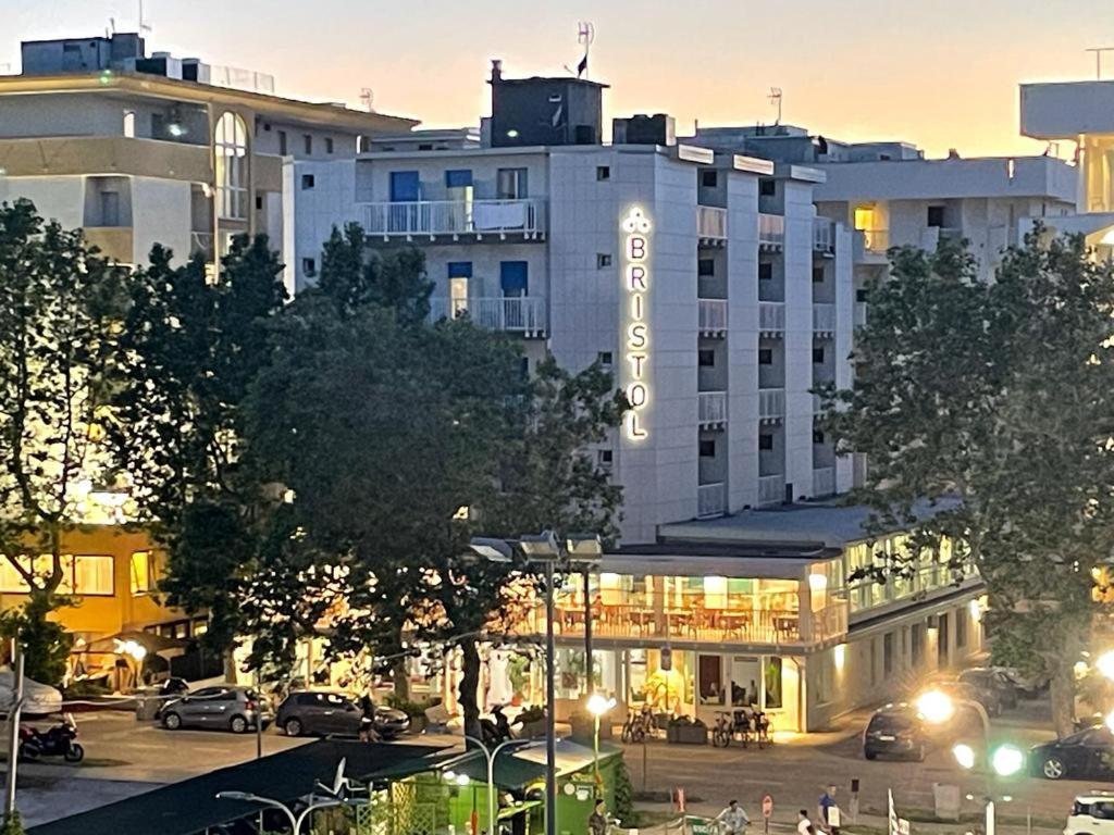 Hotel Bristol มิซาโน อาดรีอาติโก ภายนอก รูปภาพ
