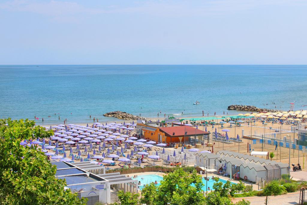 Hotel Bristol มิซาโน อาดรีอาติโก ภายนอก รูปภาพ