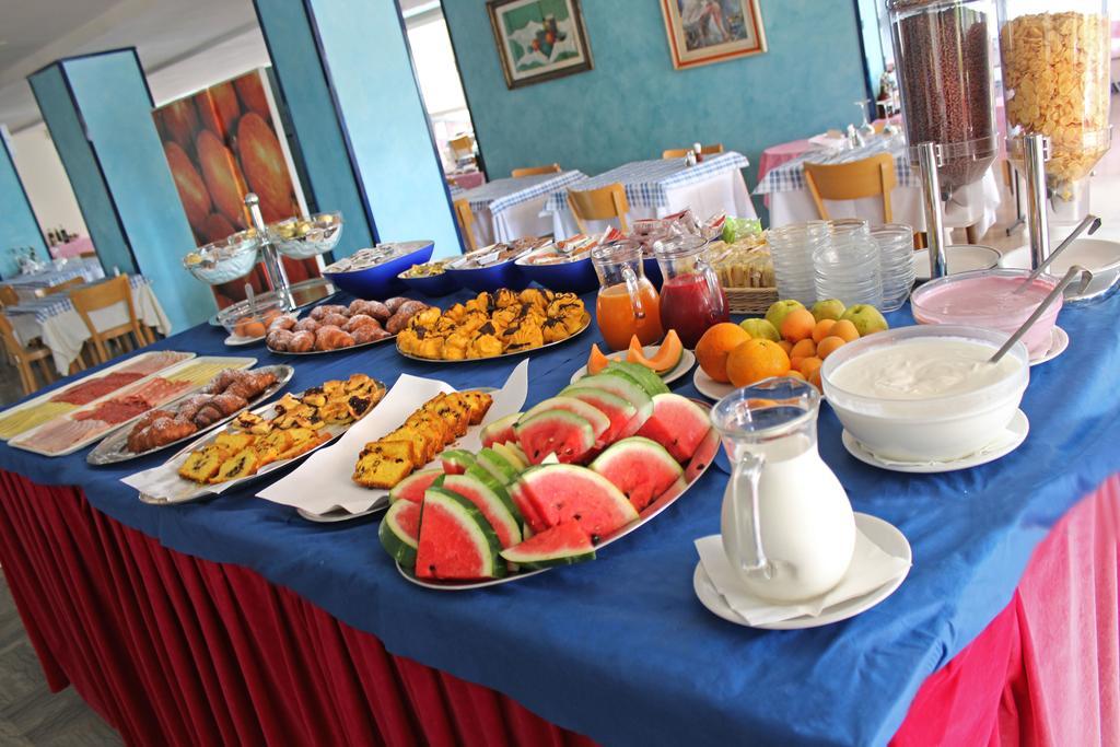 Hotel Bristol มิซาโน อาดรีอาติโก ภายนอก รูปภาพ